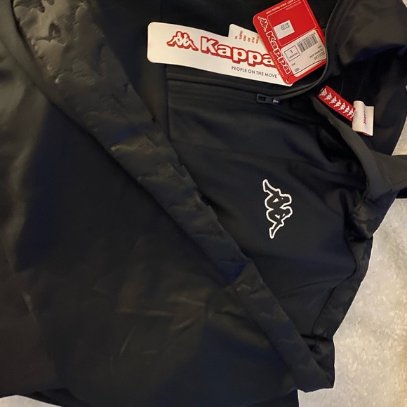 Men’s size L Kappa April’s on the Move Black Tracksuit New w/tags - Picture 1 of 4